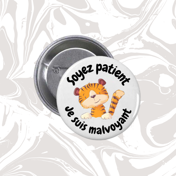 👉 Badge enfant “Soyez patient – Je suis malvoyant” (petit tigre)