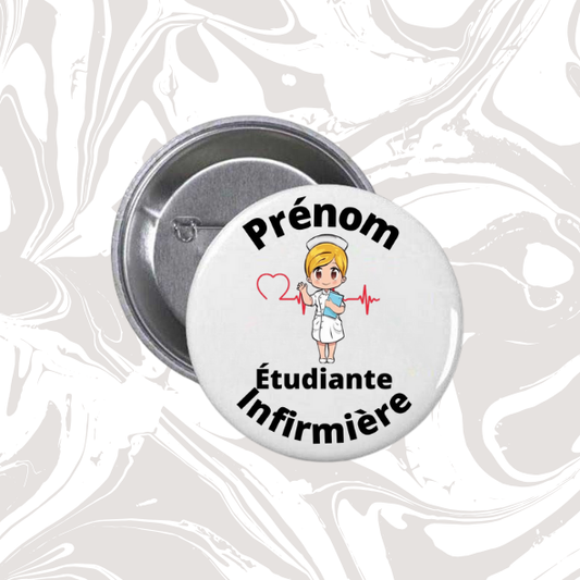 👉 Badge prénom personnalisable “Étudiante infirmière – cœur & ECG”