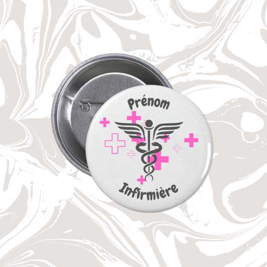 👉 Badge prénom personnalisable “Infirmière symbole médical”