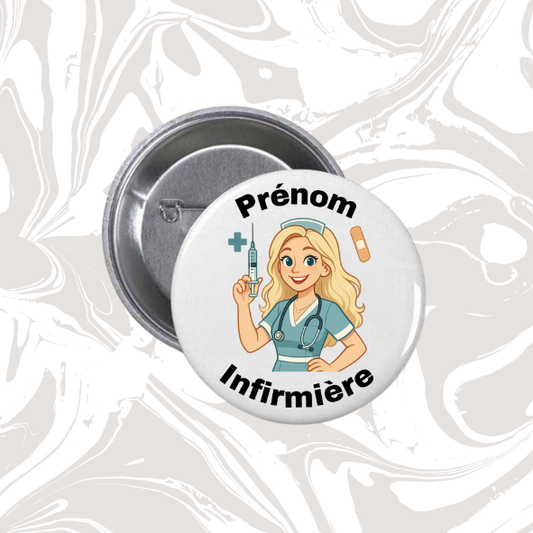 👉 Badge prénom personnalisable “Infirmière dynamique blonde”