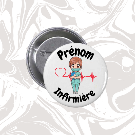 👉 Badge prénom personnalisable “Infirmière en tenue médicale & ECG”