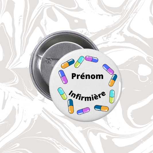 👉 Badge prénom personnalisable “Infirmière capsules colorées”