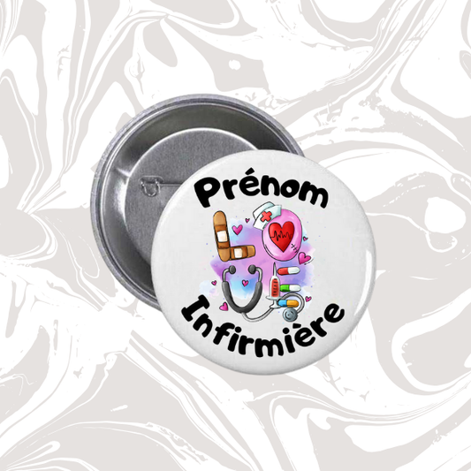 👉 Badge prénom personnalisable “Infirmière LOVE médical”