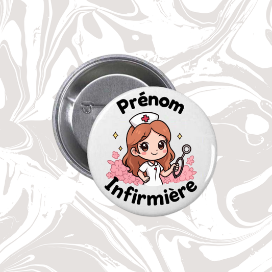 👉 Badge prénom personnalisable “Infirmière chibi stéthoscope”