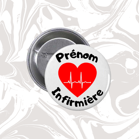 👉 Badge prénom personnalisable “Infirmière cœur ❤️ ECG”
