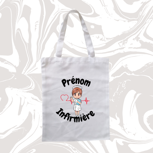 👉 Tote bag infirmière personnalisé – avec prénom et illustration médicale