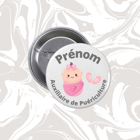 👉 Badge personnalisable – Auxiliaire de Puériculture 👶✨